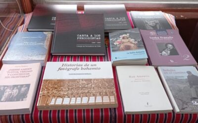 Así se vivió el conversatorio y exhibición de libros de periodistas