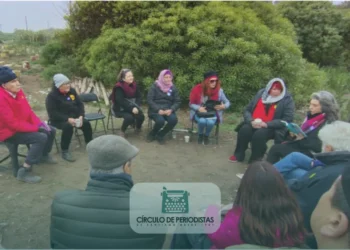 Tejiendo resistencia en el Litoral: Escritores y dirigentes sociales visitan Sitio de Memoria de Santo Domingo